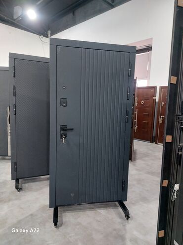 Giriş qapıları: Dəmir giriş qapıları – müasir dizayn və gücləndirilmiş təhlükəsizlik — 39