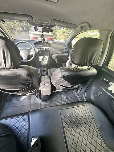 2009: Toyota Yaris: 2009 г., 1.6 л, Автомат, Бензин, Седан — 5