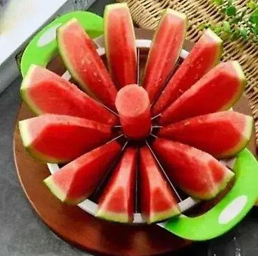 rozee: Sekač lubenice i dinje – čelični nož Cena: 1.403 RSD 🍉 Brzo i lako — 1