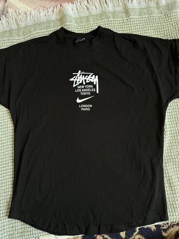 Футболки: Футболка черная stüssy 
Размер М 
Новая !!! 
Цена :550
