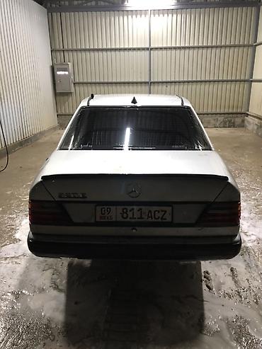 арзан матиз 1: Mercedes-Benz E-Class: 1988 г., 2.3 л, Кол менен иштөөчү, Бензин, Седан — 5
