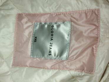 Демисезонные куртки: Продаю 1)осенне-весеннюю подросковую куртку 40-42размер.Синего — 5