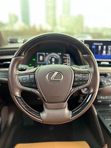 es 300 h: Lexus ES: 2019 г., 2.5 л, Вариатор, Гибрид, Седан — 3
