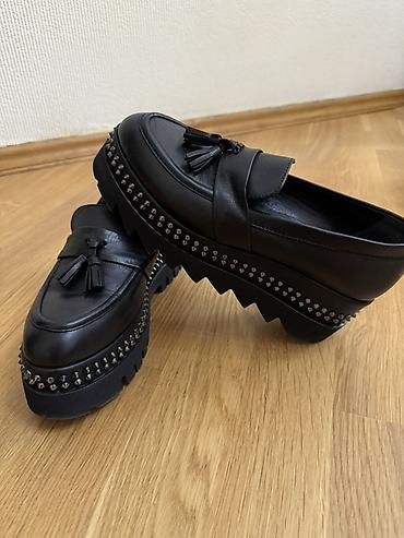 Qadın ayaqqabıları: Ilvi brendi Qara platformalı loafer ayaqqabılar 38 razmer 1 defe — 2