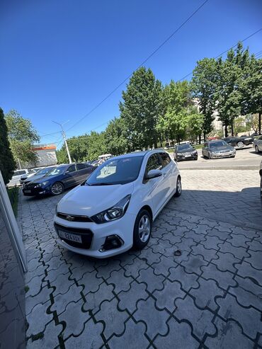 chevrolet трейлблейзер: Chevrolet Spark: 2017 г., 0.1 л, Автомат, Бензин