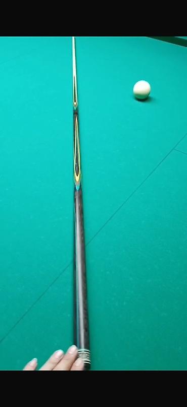 Bilyard çubuğu (kiu) - Material: bərk ağac gövdə, parlaq lak örtük -