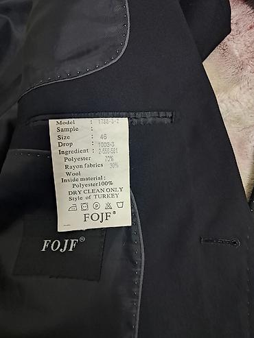 Костюмы: Всё за 3000 Состав: - Костюм-двойка темно-синего/черного цвета — 3