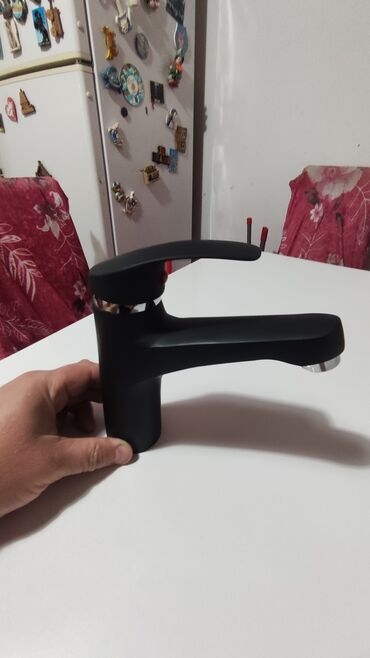 WC šolje i lavaboi: Moderna i kvalitetna sanitarija i slavine za kuhinju i kupatilo — 17