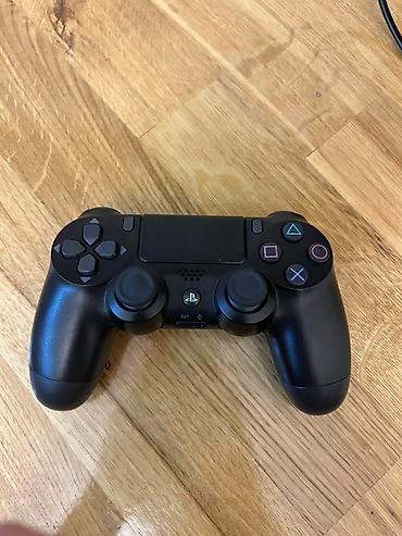 3 d panel: Sony PlayStation 4 paketi diskde var football 2 dene Tərkib: - PS4 — 3