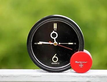 Satovi za kuću: Vintage Bayer quartz sat 80s. Vintage Bayer/ Syscor kvarcni sat iz — 1