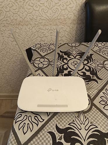 TP-Link Wi‑Fi router - Brend/model: TP-Link (3 antennali ağ rəngli