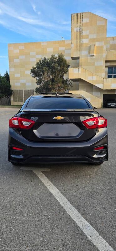 Chevrolet: Chevrolet Cruze: 1.4 l | 2016 il 120831 km Sedan — 3