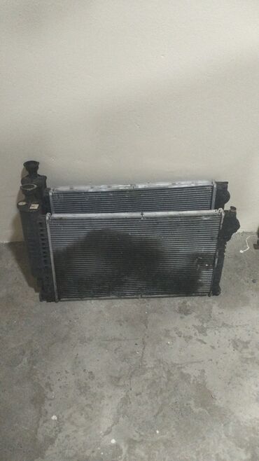 запчасти на ауди с4: Məhsul: Avtomobil üçün radiatorlar (2 ədəd) Təsvir: - Şəkillərdə iki