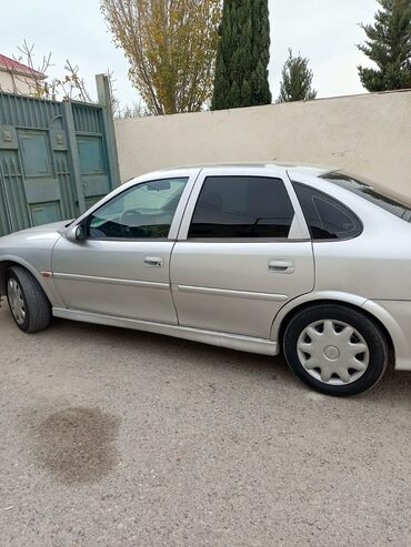 Opel: Opel Vectra: 1.6 l | 1997 il Sedan — 4