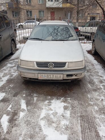 Volkswagen: Volkswagen Passat: 1993 г., 1.8 л, Механика, Бензин, Универсал