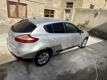 Renault: Renault Megane III, gümüş rəngli hetçbek. Texniki xüsusiyyətlər və — 9