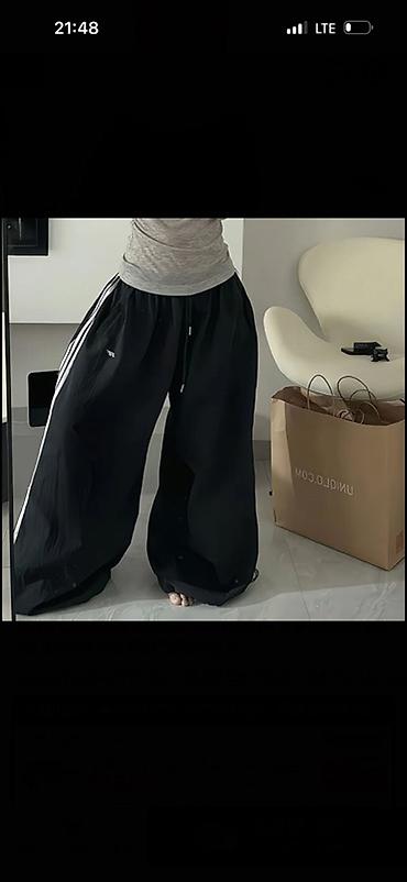 лосины белые: Черные широкие спортивные брюки oversize с контрастными белыми — 1