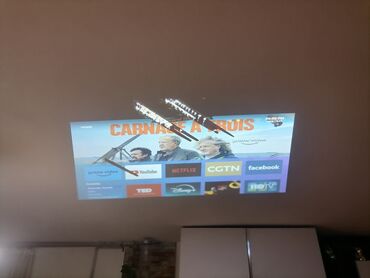 Projektori: Multimedijalni Smart Android projektor – LED Ima fleku u slici. - — 12