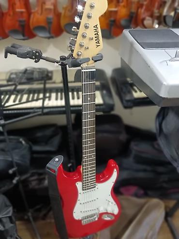 Elektro gitara Yamaxa