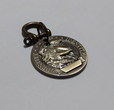Heyvanlar üçün digər mallar: İt medalyonları (identifikasiya nişanı) satılır. Material: metal — 10