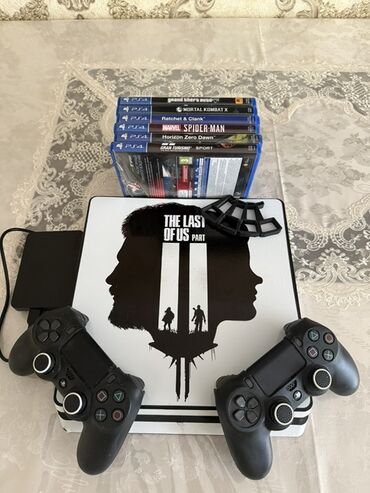 video maqnitafon: PlayStation 4 oyun konsolu, "The Last of Us Part II" dizaynlı
