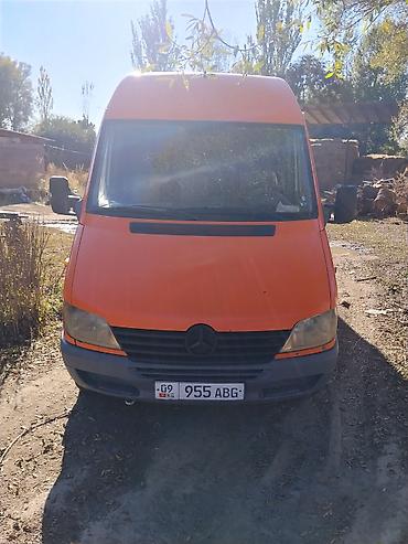 Коммерческий транспорт: Грузовой фургон Mercedes-Benz Sprinter (поколение W901–W905),2003 год — 2