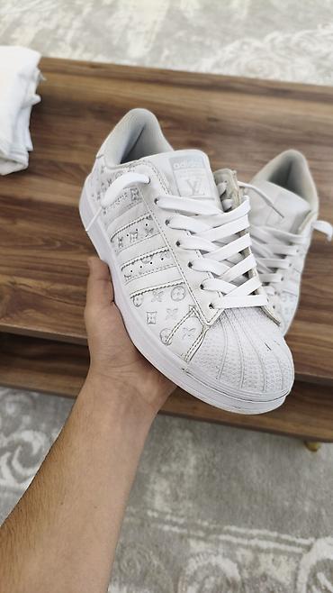 vazol star: Adidas super star 40 azn alınıb 3 4 defe geyinilib razmer uygun — 4