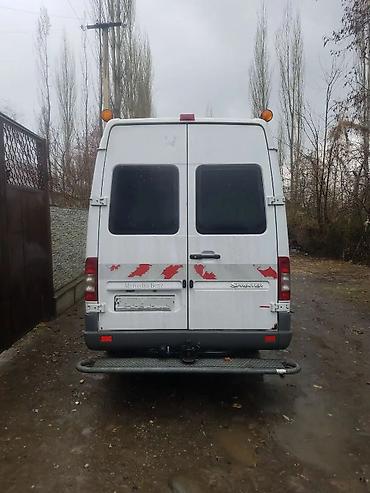 Легкий грузовой транспорт: Легкий грузовик, Mercedes-Benz — 9