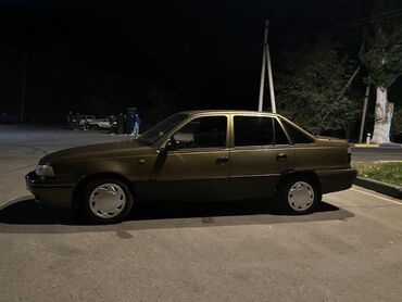 дом на колесах авто: Daewoo Nexia: 2004 г., 1.5 л, Механика, Бензин, Седан