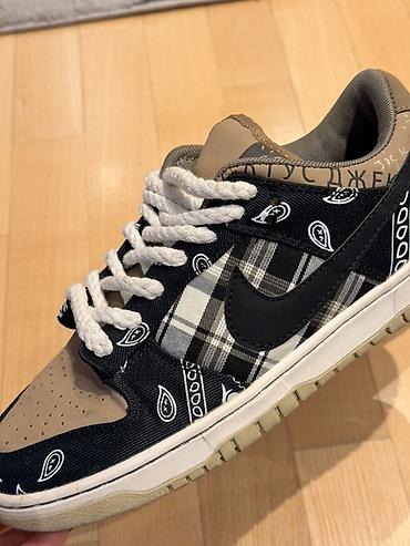 Patike: Nike SB Dunk Low “Travis Scott” – patike sa karakterističnim bandana i — 10