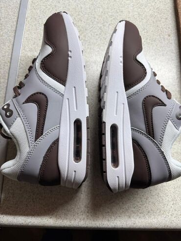 Botinka və botilyonlar: Qadın ayaqqabıları – müxtəlif modellər 1) Qara zərif bottilər 37 -da lalafo.az — 8 Botinka və botilyonlar: Qadın ayaqqabıları – müxtəlif modellər 1) Qara zərif bottilər 37 — 8