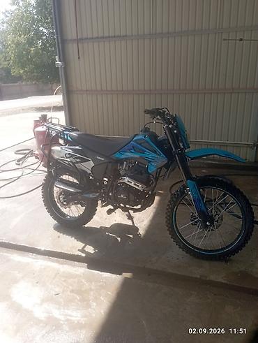 мотоцикл 300: Эндуро/двухподвесный мотоцикл класса dual-sport, с акцентом на — 2