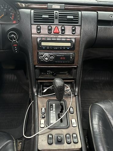 x class: Mercedes-Benz E-Class: 1997 г., 2.8 л, Автомат, Газ, Седан — 6