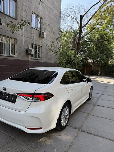 Продажа авто: Toyota Corolla: 2022 г., 1.8 л, Автомат, Гибрид, Седан — 3