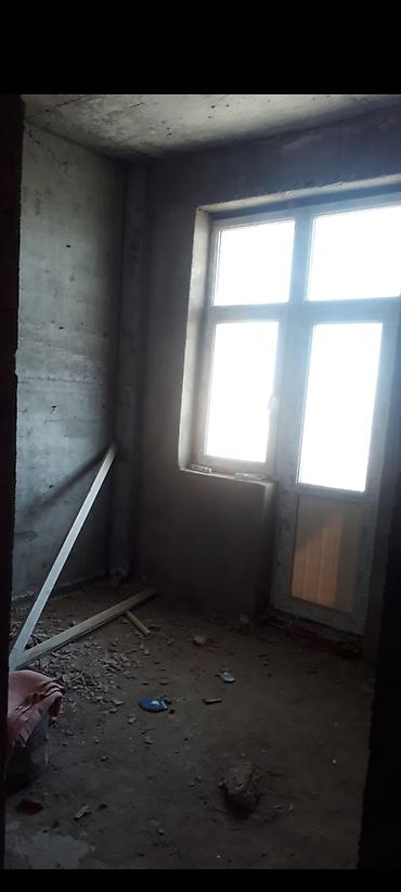 Kommersiya daşınmaz əmlakının satışı: TECILI SATILIR. Binada yaṣayiṣ var. QAZ, İṢIQ SU daimi var. Lift var — 7