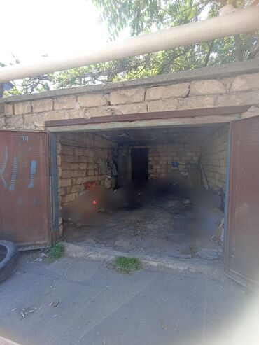 azadliq prospekti: 1 sot, Mülkiyyətçi