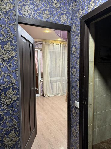 однокомнатная квартира продается: 3 комнаты, 65 м², 105 серия, 1 этаж, Евроремонт