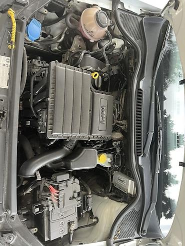 фольксваген поло л с: Volkswagen Polo sedan – ağ rəng, 4 qapı, AZ nömrə nişanlı. Əsas — 10