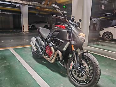 brembo gold: Ducati Diavel (чёрный матовый) — мощный крузер/родстер с фирменной — 8