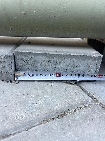 qlobus bar: Beton səki daşları (pavers) – boz rəng - Ölçü: təqribən 20 x 10 sm — 6