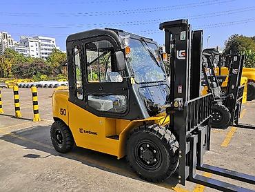 Погрузчики: Погрузчик, LiuGong, 2024 г., Колесный, Вилочный — 12