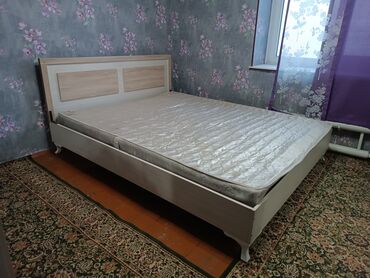 мебель в токмаке: Спальный гарнитур, Двуспальная кровать, Шкаф, цвет - Бежевый, Б/у