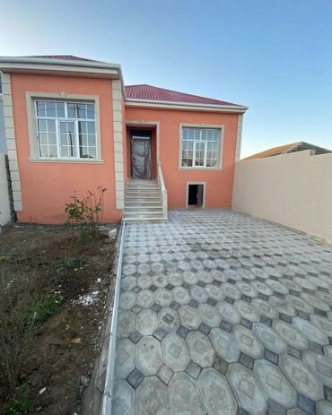 məhlə evi: 4 otaqlı, 120 kv. m, Yeni təmirli