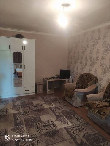 сдается квартира в районе ата тюрк: 1 бөлмө, 30 кв. м, Хрущевка, 2 кабат, Косметикалык ремонт