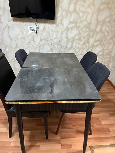 Masa dəsti – 220₼ • Açılır masa: boz mərmər naxışlı üstlük, qara