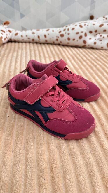 Детская обувь: Продаю б/у обувь на девочку,вся обувь целая,состояние хорошее Цены и — 13