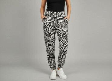 Women's Pants: Terranova, Spodnie materiałowe damskie, rozmiar M