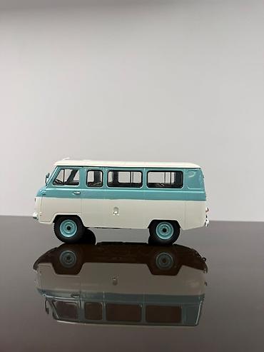 УАЗ: UAZ 452V Təcili olduğu üçün bu qiymətə qoyulub - Miqyas: 1:18 - Korpus — 2