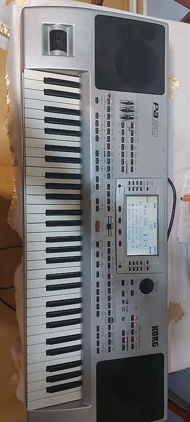kork pa 700: Korg PA80 aranjer sintezator + Behringer EuroPower PMP2000 mikser + — 1