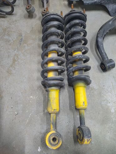 Другие детали ходовой части: Продаю запчасти Toyota Landcruiser 200 2010 год. 10 тыс сом - передний — 8